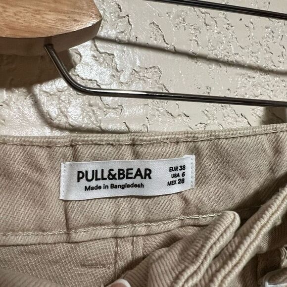 Pull&Bear High Waisted short size 6 cut off denim studded mom shorts - Picture 4 of 5